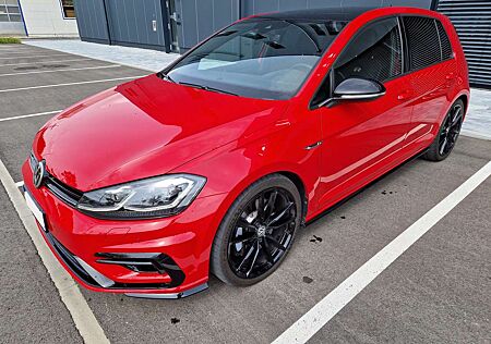 VW Golf Volkswagen VII R HGP 483PS 0-100: 3,2s 0-200: 10,7s