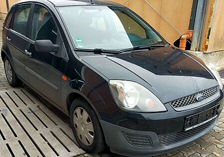 Ford Fiesta 1.3 Connection - 5 Türig - Klima - Tüv 01/26