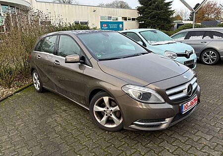 Mercedes-Benz B 180 B -Klasse Automatik Teilleder Navi Pano