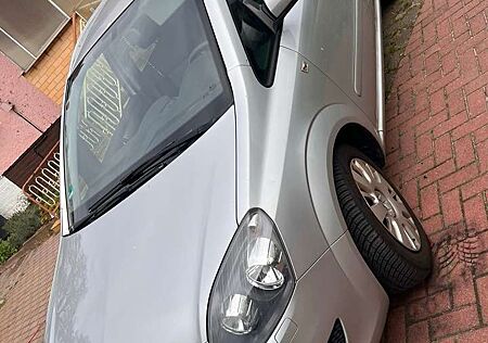 Opel Zafira 1.8 Family