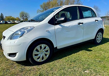 Toyota Yaris Cool