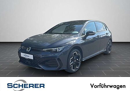 VW Golf Volkswagen VIII R-Line 1.5 eTSI DSG Harman Kardon AHK