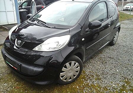 Peugeot 107 Petit Filou/Eu 4,5/ Servo+FH+Funk+R-CD/TÜV 3.25