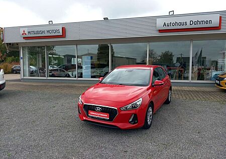 Hyundai i30 Select 1.4 Klima, Tempomat, AHK