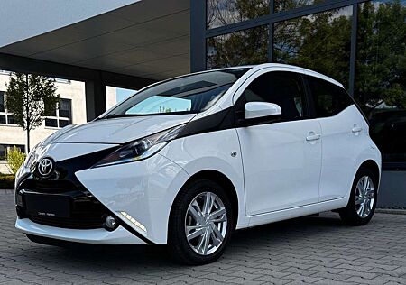 Toyota Others AYGO x-play AUTOMATIK*WENIG KM*KLIMA*KAM*TEL*LED