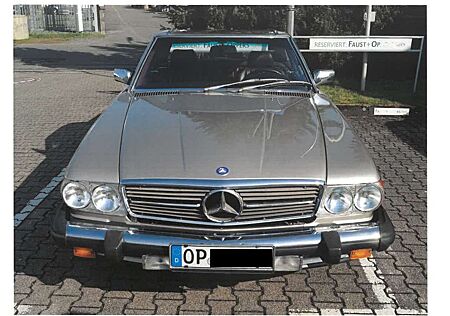 Mercedes-Benz SL 560