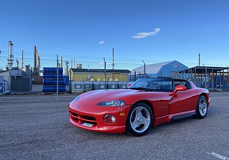 Dodge Viper RT/10, #104 of 285 first year. Only 6000km