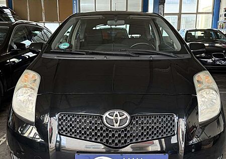Toyota Yaris Executive 1. Rentnerhand Automatik TÜV 12/2027