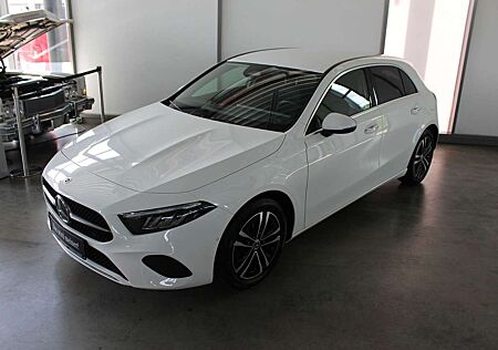 Mercedes-Benz A 200 Progressive Kamera Ambiente MBUX LED SHZ
