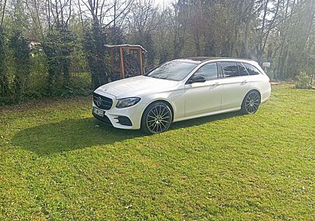 Mercedes-Benz E 220 d 4Matic T 9G-TRONIC AMG Line