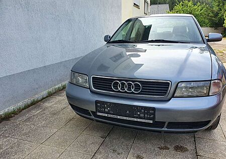Audi A4 1.6 Klima Tüv neu