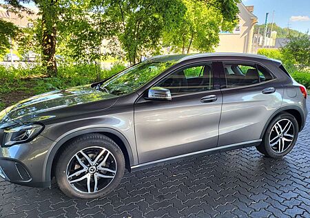 Mercedes-Benz GLA 200 Urban