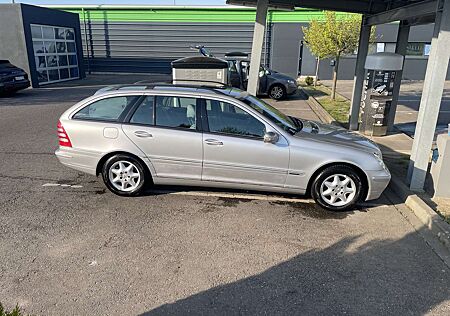 Mercedes-Benz C 200 T Kompressor (203.242)