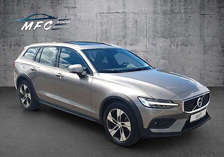 Volvo V60 Cross Country Pro AWD Leder, WiPa, Pano
