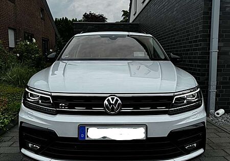 VW Tiguan Volkswagen R-Line, 2.0l BITD Highline 4Motion