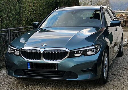 BMW 318 G21