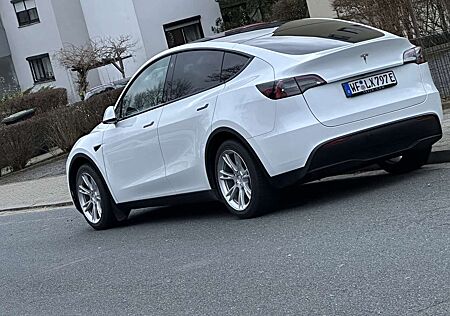 Tesla Model Y RWD