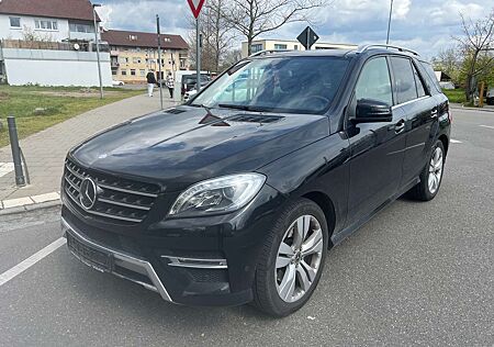 Mercedes-Benz ML 350 BlueTEC 4MATIC 7G-TRONIC AMG LINE