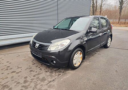 Dacia Sandero 1.5 Diesel Allwetterreifen 1-Hand TÜV+AU=NEU