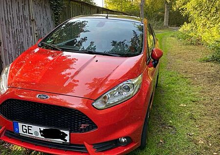 Ford Fiesta 1.6 EcoBoost mit Leder-Sport-Paket ST