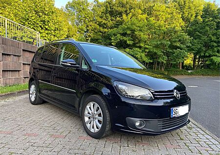 VW Touran Volkswagen 2.0 TDI DPF Highline Xenon 1.Hand TÜV neu