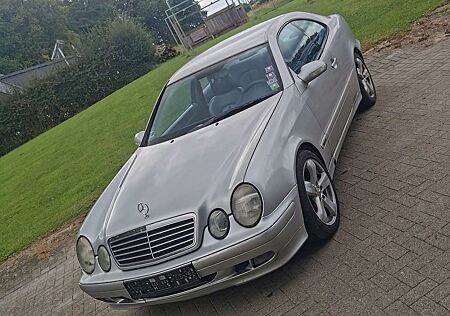 Mercedes-Benz CLK 200 Coupe Kompressor Avantgarde