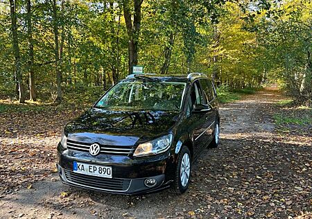VW Touran Volkswagen 2.0 TDI DPF DSG Highline