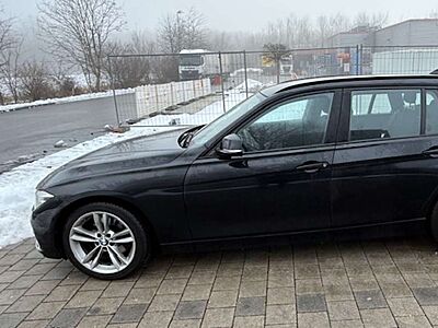 BMW 330 330i Touring xDrive Aut. Advantage