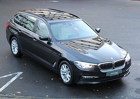 BMW 540 i xDrive Touring Keyless/Panorama/Scheckheft