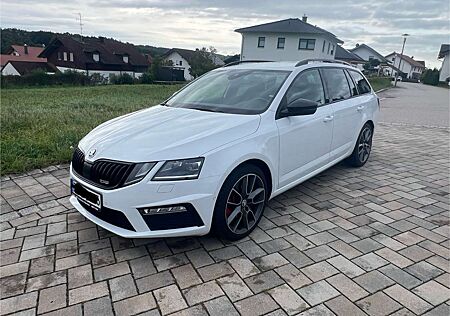 Skoda Octavia Combi 2.0 TSI DSG RS