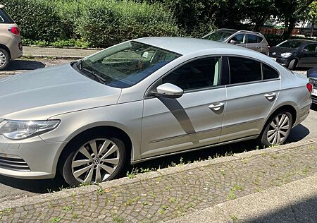 VW Passat CC Volkswagen 2.0 TDI BlueMotion Technology