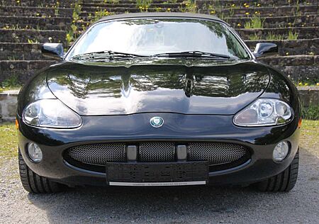 Jaguar XK8 Cabrio 2 Jahre Garantie