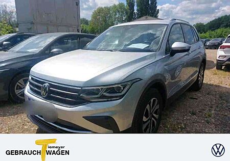 VW Tiguan Volkswagen 1.5 TSI DSG LIFE ACTIVE IQ.LIGHT KAMERA A