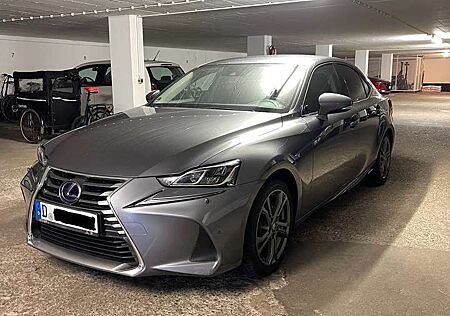 Lexus IS 300 300h