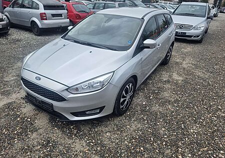 Ford Focus Business AHK TÜV KD NEU