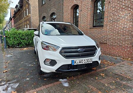 Ford Kuga 1.5 EcoBoost 2x4 ST-Line