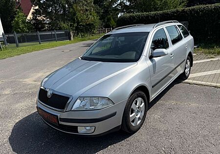 Skoda Octavia Combi Elegance/ 1.Besitz/Scheckheft !