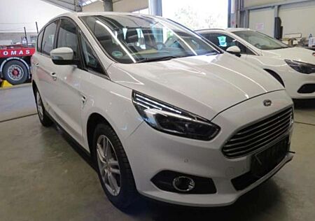 Ford S-Max 2.0 Titanium Navi LED AHK Garantie
