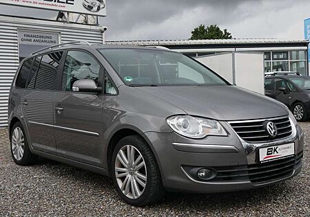 VW Touran Volkswagen 2. Hand Scheckheft Einparkhilfe Klima Tempomat AUX