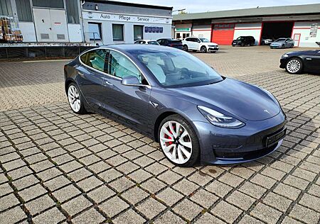 Tesla Model 3 Performance / white leather