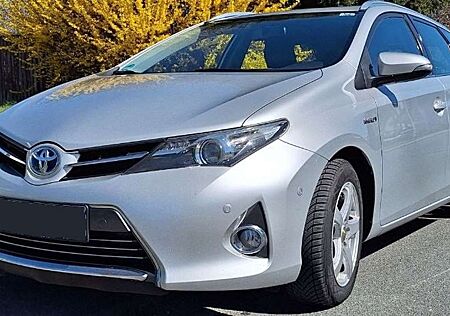 Toyota Auris Touring Sports Hybrid 1.8 Excecutive
