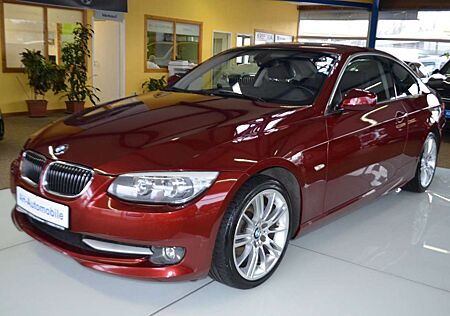 BMW 330 i Coupe xDrive Bi-XENON / NAVI / LEDER / PDC