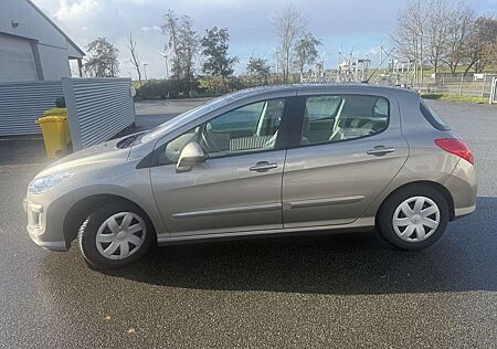 Peugeot 308 HDi FAP 110 EGS6 Platinum