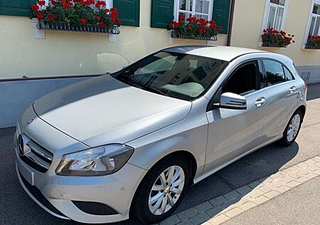 Mercedes-Benz A 180 BlueEfficiency A -Klasse (BM 176)