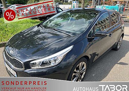 Kia Cee'd Ceed / 1.6 GDI Spirit Nav Pano Kam Klimaaut. SHZ