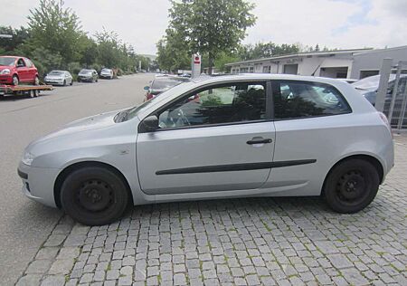 Fiat Stilo 1.4 16V - Panorama - Kein Tüv -