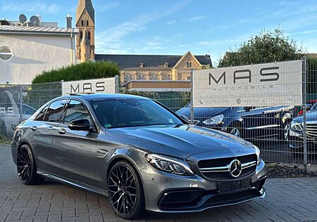 Mercedes-Benz C 63 AMG Schalensitze/Panorama/Burmester/Carbon