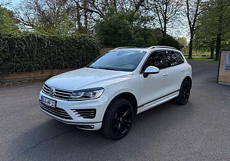 VW Touareg Volkswagen 3.0 V6 TDI R-Line AHK Pano 360° 21" 4-Zonen