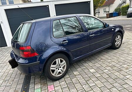 VW Golf Volkswagen 1.4 Klima 1.Hand TÜV 01/27