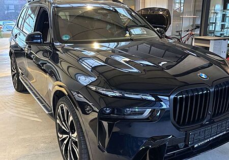 BMW X5 50 e xDrive MSport 21Z AHK Luftfederung